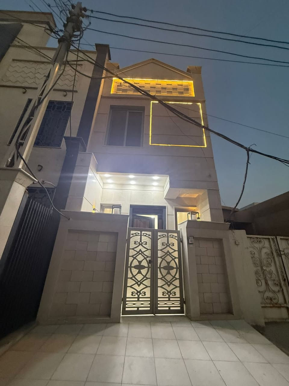 عــــــــرض دار لـــــــــــــلإيجـــار 🏡 

فرصة مميزة للسكن العائلي في موقع هادئ ومخدوم.

✅ المساحة: (60 م )
✅ الموقع: (السيديه -الخيزران)
✅ متوفر ماء وكهرباء وخدمات كاملة.

للاستفسار والمعاينة يرجى التواصل على الرقم:
📞 (***********)
