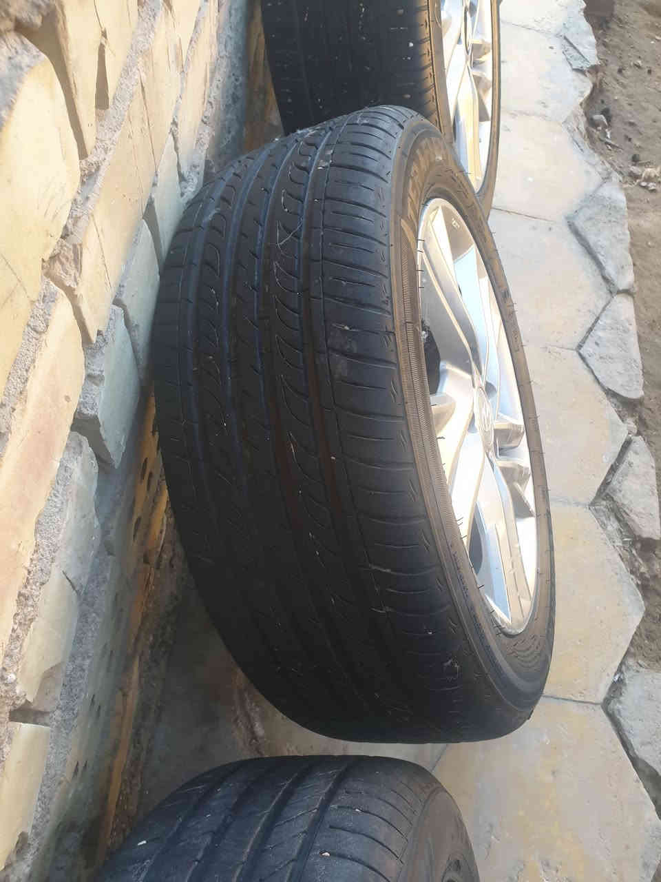 #للبيع_الحجم_16_نضيف_المكان طوريج
فقط واحد بيه شخط 
***********
