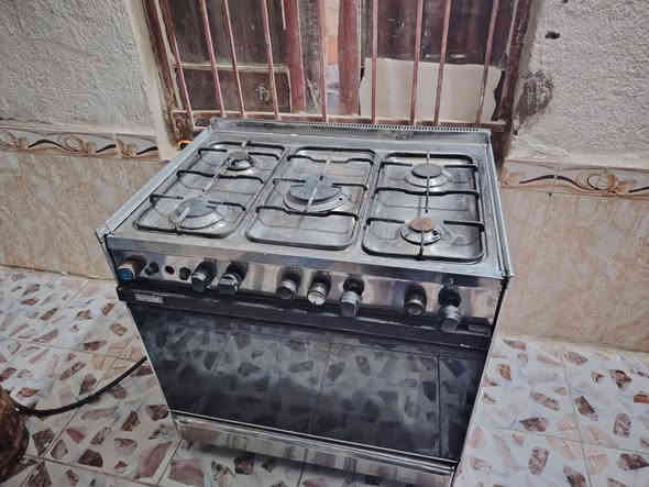 طباخ ايطالي السعر 175 وبي مجال لشراي وتساب ***********
