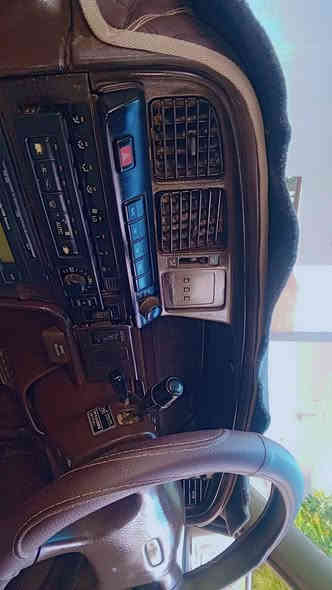 مارك يمين جاهزه من كلشي سياره 
مبدللهه صدر كامل تايرات جدد 
محرك گير كلهه بشرط بس نمره  الاخيره 
ماتنمر سياره داخلهه حلو جاهزه مجهزه 
السعر ١٧ ورقه وبيهه مجال 
***********
***********
