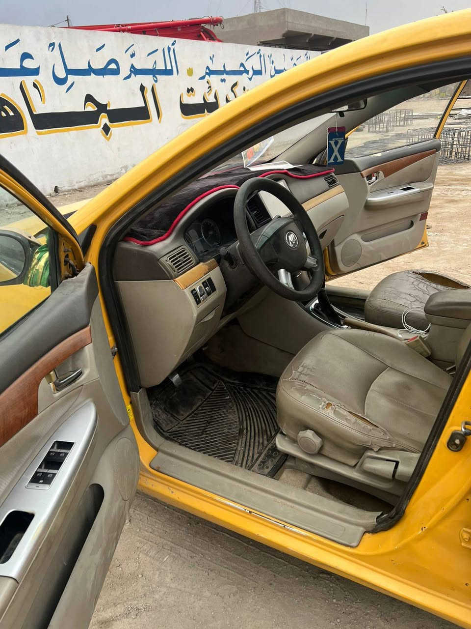 السلام عليكم ليفان 620للبيع 2011رقم بغداد انكليزي مصفره هيئه وغرامه كير عادي مكينه وكير وصدر كفاله وتخم تاير مكاني بغداد سياره جاهزه على اخر حبايه وين ميعجبك ترايك السعر 37وبيها مجال ***********
