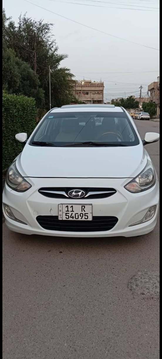السلام عليكم
اكسنت 2013 خليجي بلو 
رقم جديد 
محرك 1600 دوش قطرتين 
فتحه
5 ويل كب  
اشاير بالمري 
5 مقاعد 4 دسك 
شاشه أندرويد + كامره خلفية  
تحكم ستيرن
سياره مكفوله من التبديل والصبغ عدا بارد مكانين فقط
 سياره جديده 
السعر المطلوب 103 و بيها مجال بسيط 
مكان السياره بغداد
***********
