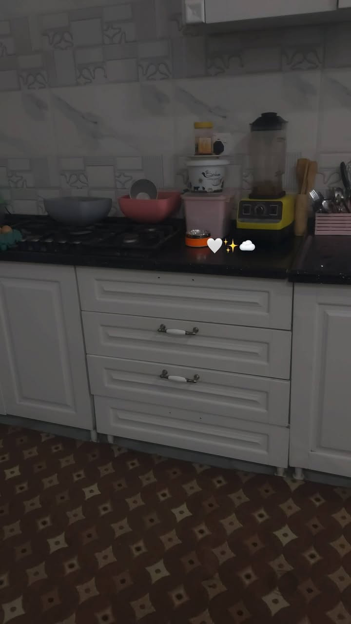 غراض للبيع مستعمله 
تخم عشر مقاعد ب٢٥٠
ميز طعام ٤ كراسي ب٦٠ 
كاونتر وطباخ وفرن ب ٤٠٠


**إذا كنت صاحب هذا الإعلان وتريد حذفه لأي سبب، رجاءا أرسل رسالة إلى الدعم الفني**