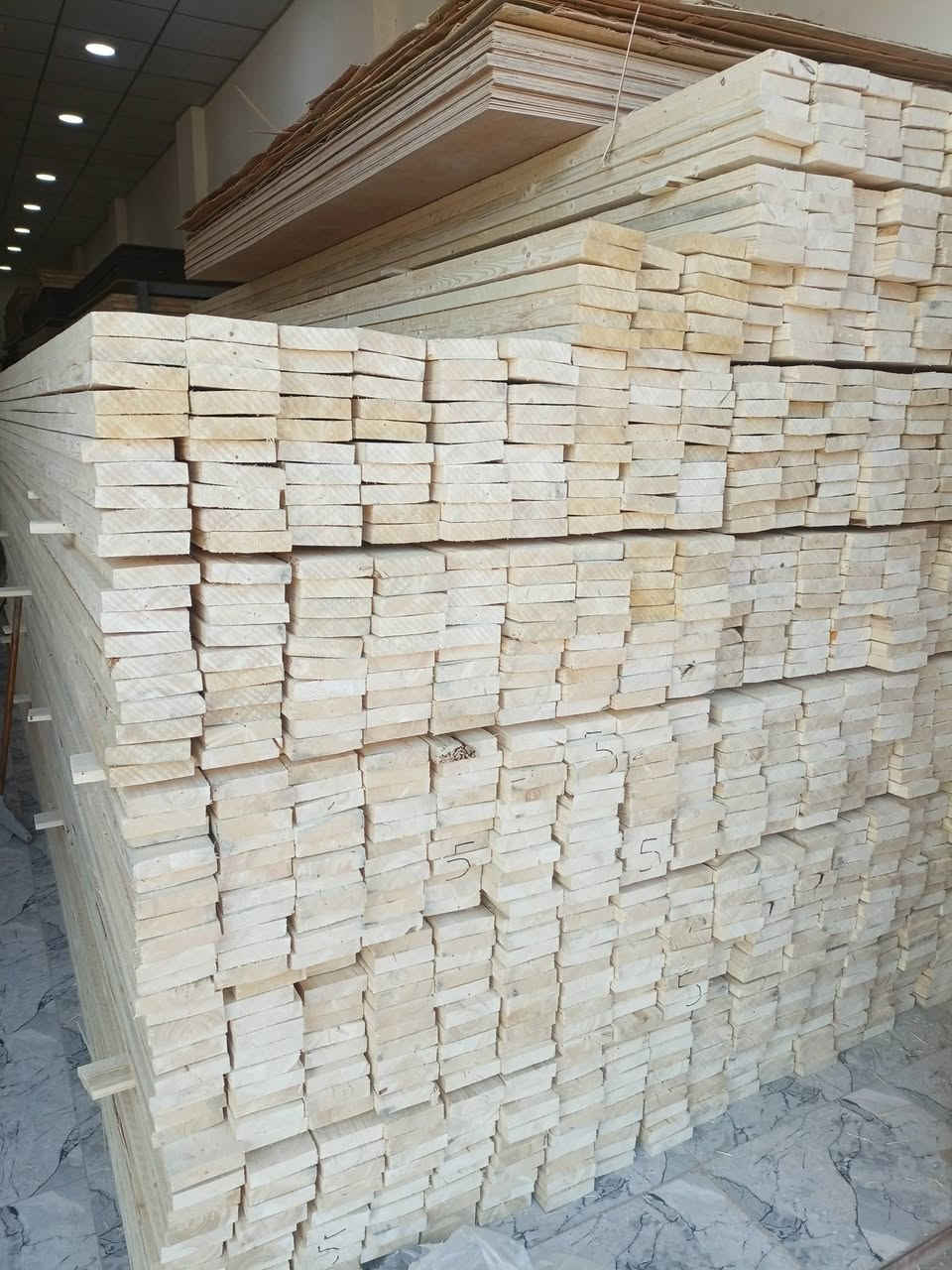 متابعينا الكرام 
السلام عليكم ورحمه الله وبركاته 
متوفر 
*خشب جام الماني درجه اولى..لعمل الديكورات 
*خشب جام 25*100*400. روسي الدرجه الاولى 
*خشب جام روسي3*6*6. لعمل الجراجيب 
*خشب جاوي ماليزي 3*6*6. لعمل الجراجيب 
*خشب جام 2*4*4.  الماني
*خشب جام 3*3*3الماني
*خشب جام 3*3*4الماني
*خشب جام روسي 1.5*6*4
*خشب جام الماني 1.5*235*400
*خشب جام روسي 1.5*6*360
*جميع انواع البلايود والبورد والبلوك والمعاكس الصاج والعادي وال mdf الالوان
*بلايود روسي 12ملم لعمل الزوارق
*بلايود روسي 8ملم
*بلايود روسي 18ملم
*جكات بناء طول 4متر
***جميع مستلزمات النجاره
------------------------------------
البيع جمله ومفرد
ثائر لتجاره الأخشاب ومستلزمات النجاره 
الانبار/ عنه/ شارع الحضره 
قرب عالم الدراجات --مقابل علوه عنه المركزيه 
***********
***********
ثائر يونس جميل
