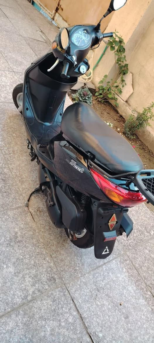 للبيع دراجه اكزز نوزل دبل سكليتر موديل 2015 دراجه نضيفه كلش اخت الجديده بيع مستعجل السعر مليون ٣٥٠ وبيها مجال حك الجيه واني بخدمتكم رقم التواصل ***********
