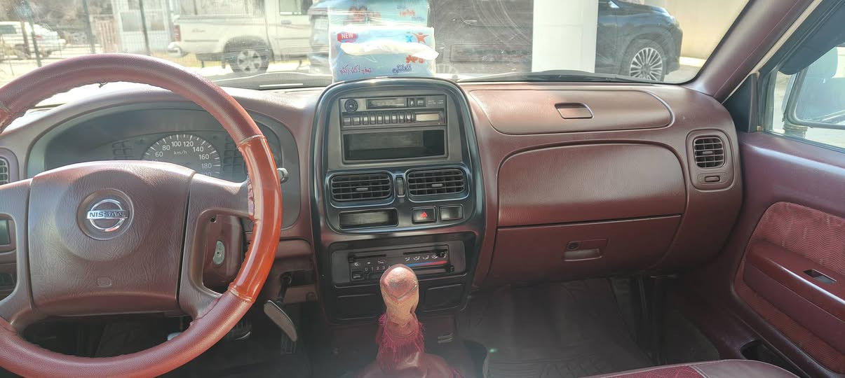 نیساپیکاب بۆفرۆشتن 
مۆدێل 2009 ناوسور
257هەزار ڕۆشتووە
 بێ تەقەوڕەقە تووندووتۆڵە مەکینەی نەکراوەتەوە 
سەنەوی تا2029بەناوخۆمەوەیە 
دووپارچەی هەیە دەرگای سەیاقوو چەمەلەغی   پێشەوەی سەکنی هەیە  
ئەو ڕەنگە زەردانەی دیاریم کردووە ساردەی هەیە
نرخی 118گەڵاو کەمێک مەعامەلە    
شوێن قەڵادزێ
*********** بشدار, السليمانية
