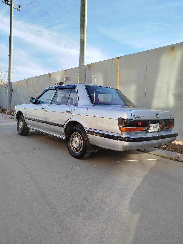 ئەم سەیارەیە بۆ فرۆشتن 
سۆپەر سیدان 1990 کلاسیک 
مەکینەی 5m بیلاد 
گێڕومەکینە و ئەکسلی بەشەرتی 10 فیتەر
سەیارەکە زۆر پاکە و دەمێکە هەڵمان گرتووە 
گێچی بەنزین 
گێچی حەماوە 
گێچی RPM
گێچی کیلۆمەتر 
گڵۆپی ناوگێچەکە هەمووی ئیش ئەکات 
تەرجیل و مکبەرەی تازە ئۆکس و بلوتس و فلاش و میمۆری 
گاعی بەر پێکانی بیلادە و کوشنی تازەی تێگیراوە 
گەرمی بەشەرت 
لایتی زینۆن و تاقم پێشی شەریکەی بۆ بەستراوە لەگەڵ لایتی سەر چەمەلەغەکان 
پێش و دوای تازە داگیراوە و بانسەکانی گۆڕاوە 
چوار کەپی بیلادیم بۆ بەستووە 
سەیارەکە زۆر مەزبوتە هەموو گیانی ئیش ئەکات 
قفڵ مەرکەزی و جام کارەبایی 
سنوقی دواوە بە کۆنتڕۆڵ ئەکرێتەوە بیلادیە 

ئاڕمی پلاستیکی سلێمانی بەشەرتی ئەوەلیات و غرامە 
سەیارەکە ماڵی ئەوەیە ڕای گریت بۆ جوانی لەسەر دەقی شەریکە ماوەتەوە 
شوێن سلێمانی 
نرخی 25 گەڵا و کەمێک معامەلە 
مشتەریت تەلەفون بکە لەخزمەتام 
***********  ....... السليمانية, العراق
