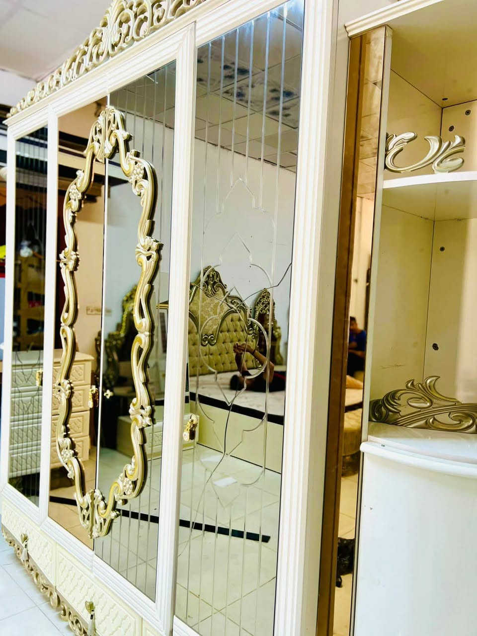870بي مجااال غرفه ضخمه وحلوه اي استفسار خاص نشتري انواع الغرف دزولي خاص


**إذا كنت صاحب هذا الإعلان وتريد حذفه لأي سبب، رجاءا أرسل رسالة إلى الدعم الفني**