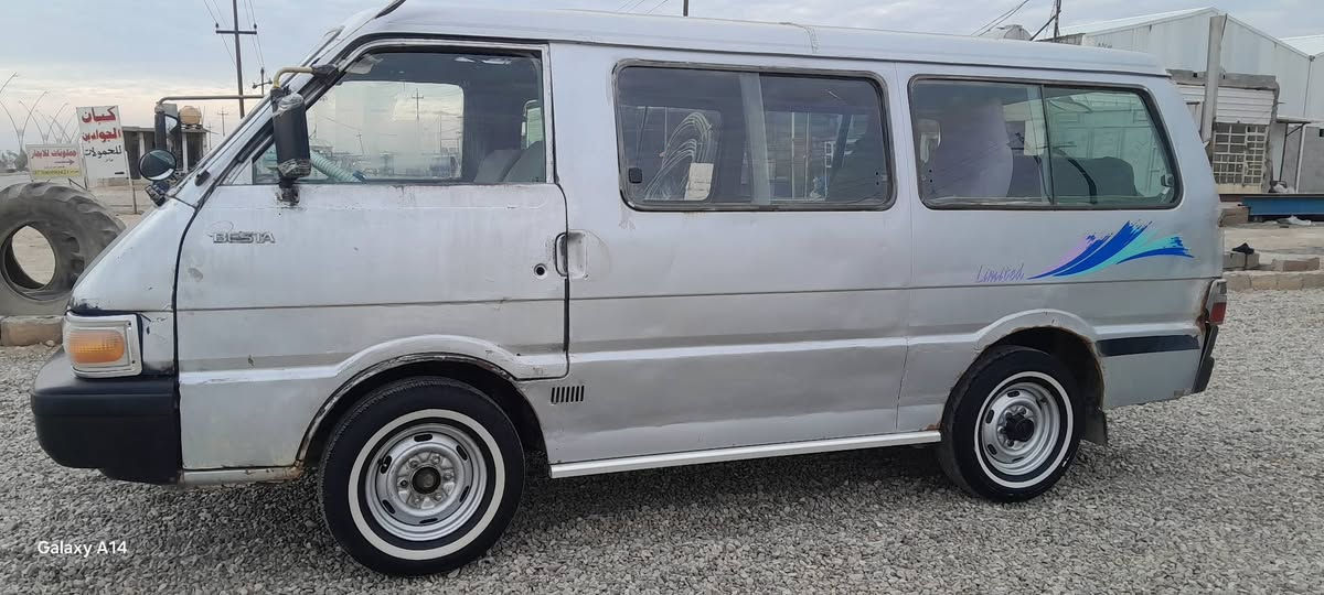 سلام عليكم من رخصة مسؤل الكروب
كيا بستا موديل ١٩٩٥ للبيع 
رقم بغداد سنوية لل ٢٠٢٩ 
تريد تحويل تريد وكالة صاحبها موجود 
كير محرك اكسل خير من الله 
صدر نص عمر كهربائيات شغالة
سعر ب ٣٧ وبيه مجال  حك الجية 
للأستفسار ع رقم واتس اب ***********
