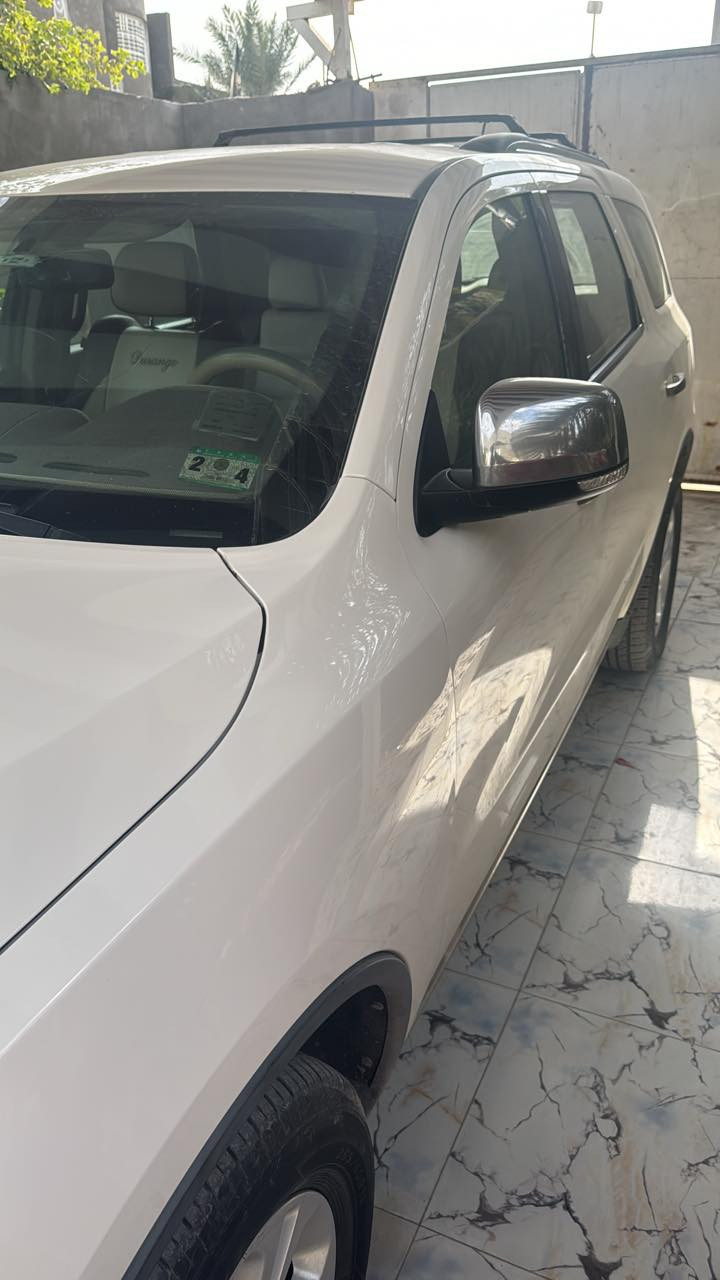 دودج دورنكو 2012 crew
وارد كندي مكفولة وصار بيها خياس بالبيبان بالعراق وصار صبغ بالبيبان 
السعر 180
ماشية 210000km

***********
