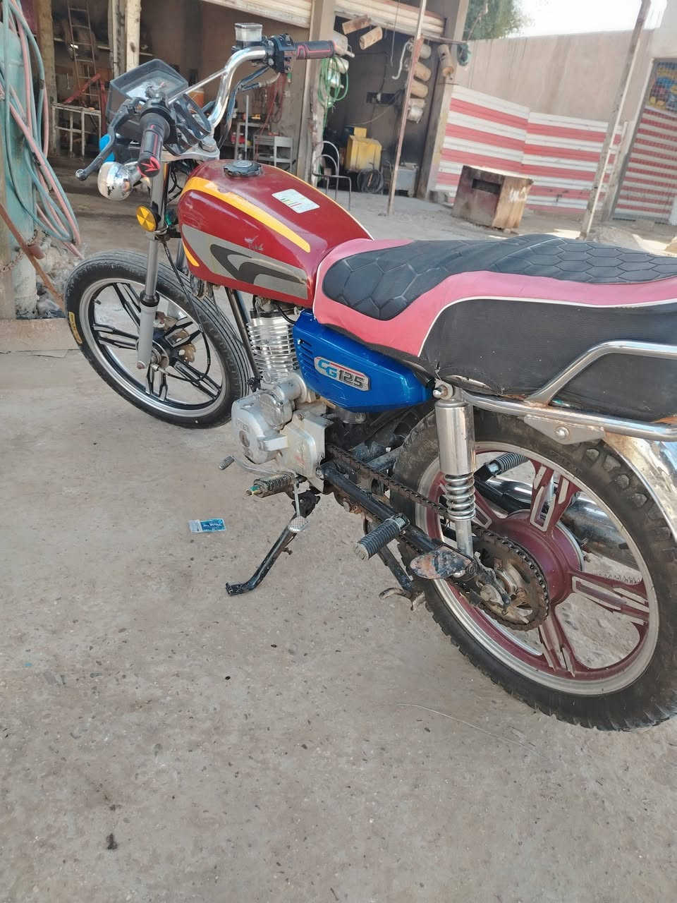 السلام عليكم دراجه خمسه قير اوراق ضايعه مجففه جديد دراجه خير من الله سعر 350  سعر 350 والشرايه طب خاص عنوان مسيب


**إذا كنت صاحب هذا الإعلان وتريد حذفه لأي سبب، رجاءا أرسل رسالة إلى الدعم الفني**