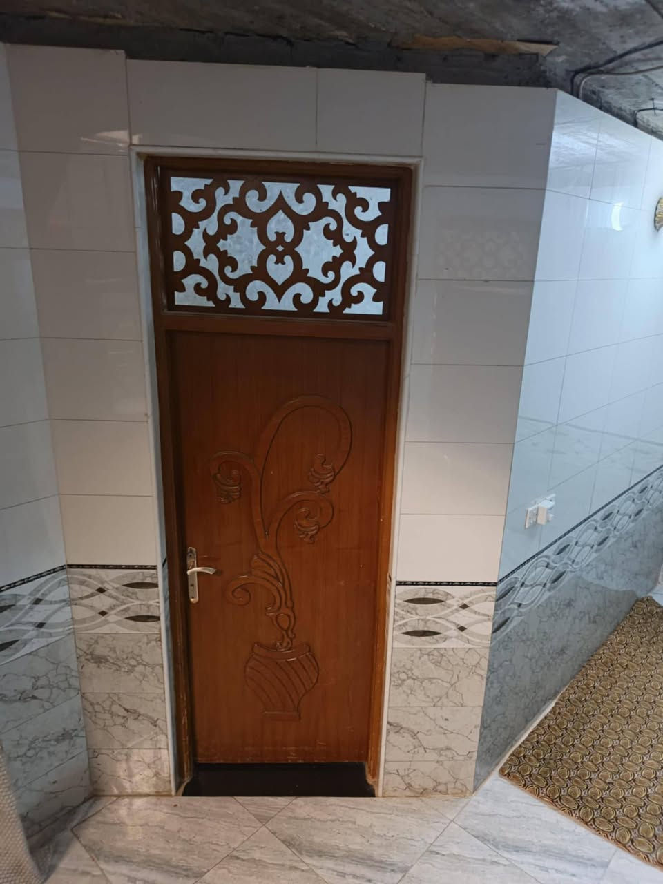 بيت للبيع في بابل نادر الثانية كراغول شارع الكبان مساحة ٢٠٠متر غرفتين نقص فقط السقوف رقم الموبايل ***********
