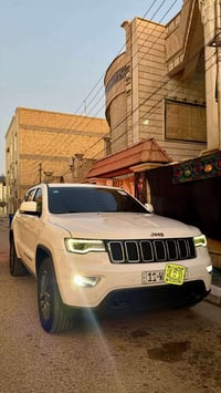 لاريدو ٢٠١٩ • ماشية ٤١ الف • فتحة سقف