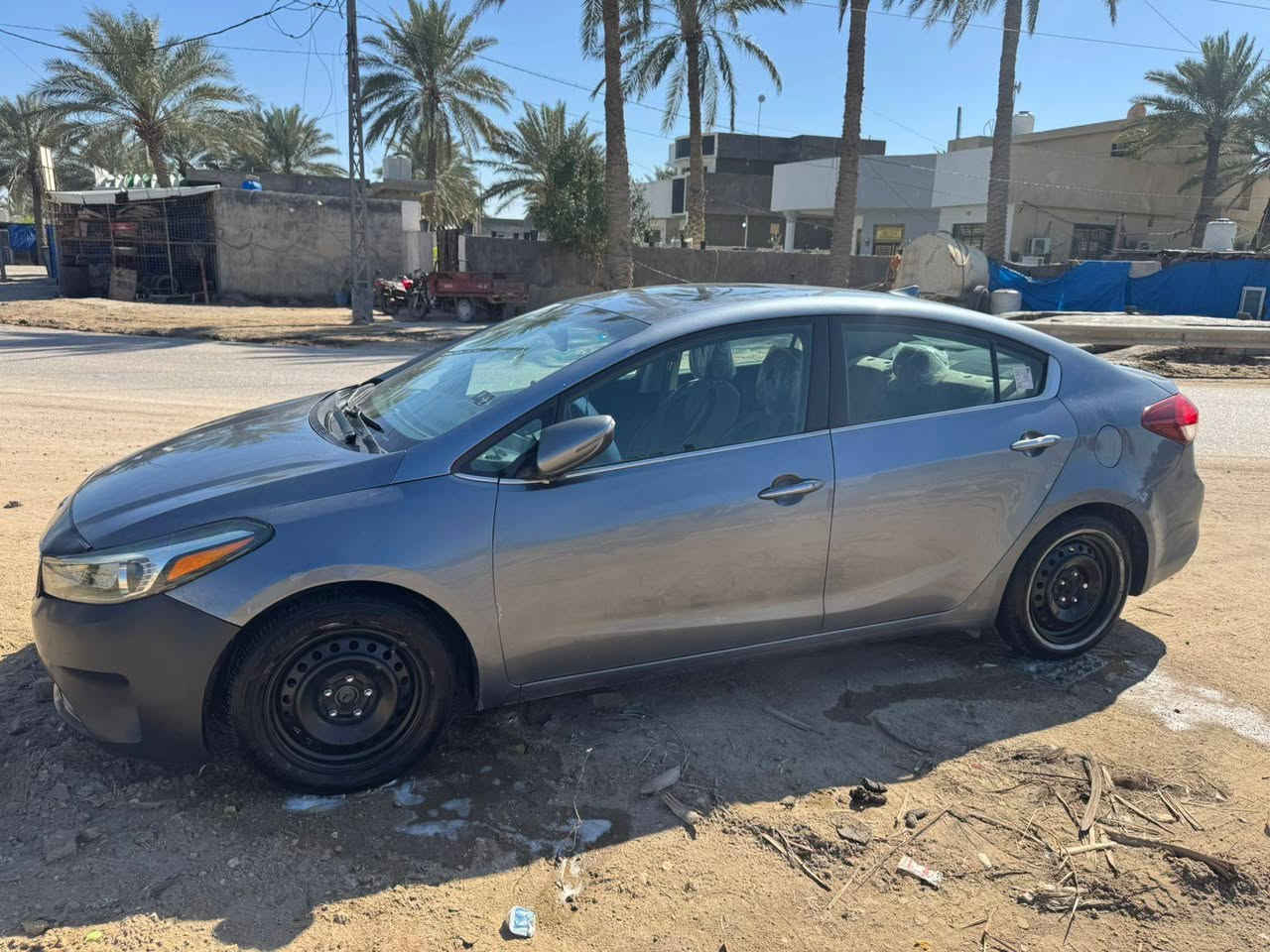 السلام عليكم كيا فورتي  موديل 17فول مواصفات 
1
على 
1
سياره بيه 5قطع 
مكان سياره كربلاء عارضه 110وييه مجال
***********
