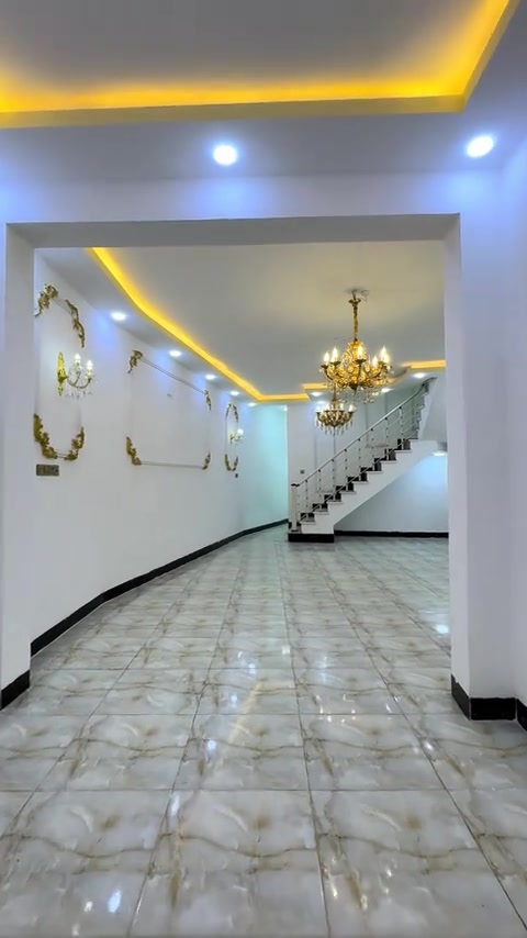 المساحه 150🔹عدد الغرف 5🔸 المجاميع الصحيه 5🔹 صالتين كبار 🔸ثالث بيت عن التجاري🔸 للاستفسار ***********

