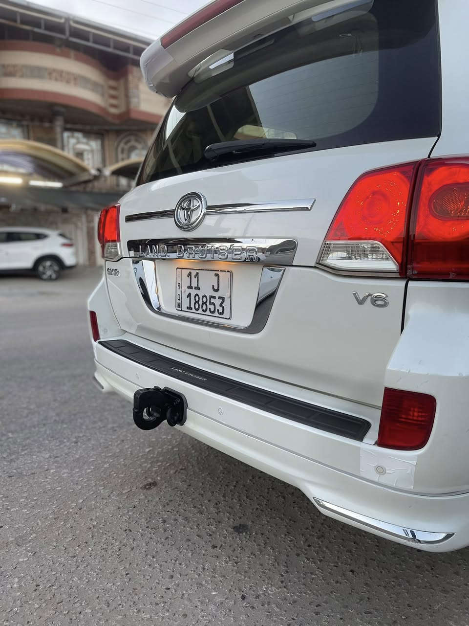 السلام عليكم
للبيع  لاندكروز  

     موديل.            2012     بريم 

رقم بغداد بسمي رقم إنكليزي وسنوية لل 2030 

مكفولة. 

 السعر      340 وبيهة مجال للطيبين 

المواصفات 

بصمة دخول

بصمة تشغيل 

تشغيل عن بعد 

فتحة سقف 

جلد اصلي 

كرسي كهرباء 

حساس امامي

حساس خلفي

زراك لايت 

كامرة خلفية

ويل 18 

فور ويل  4+4 

مانع انزلاق 

لد امامي 

لد خلفي 

داخل صاج ملكي 

لايت زنون 

سبعة راكب 

3 قطع تبريد 

لون صدفي 

شاشة اصلية 

تحكمات ستيرن 

مثبت سرعة 

محرك  6 سلندر 

مري شفط

مري قلاب عند الرجوع 

وباقي المواصفات المعروفة 

السيارة مكفولة من صبغ والضربة والتبديل 

محرك وكير شركة مكفولات 

حدادية جديدة وتايرات نضيفة تبريد ثلج 

مكاني النجف 

***********
