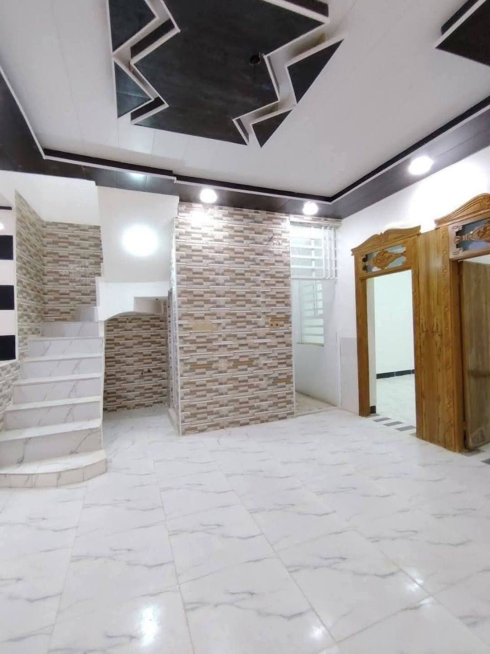 يالله يالله  بيت للبيع جديد بلاش بلاش  😍وتساب ***********📞📞
عنوانه المكتب مقابل قريه الغدير عمود262 مكتب النور للعقار احجز بيت احلامك يم مكتب النور 😍🏬🏬
#__مساحه_لبيت_150متر_مربعه 
#_ 
#بيت_طابو_زراعي_سند25
سعره 52عرض شارع 10متر فول خدمات 

بناء حديث غير مسكون
بناء ممتاز جدا  عنوان  لبيت النجف 
#مقابل_ملحق_قرية_الغدير_مباشر 
يحتوي لبيت على+ غرفه2+صاله  +مطبخ ستقبال +صحيات بلداخل +
***********وتساب
