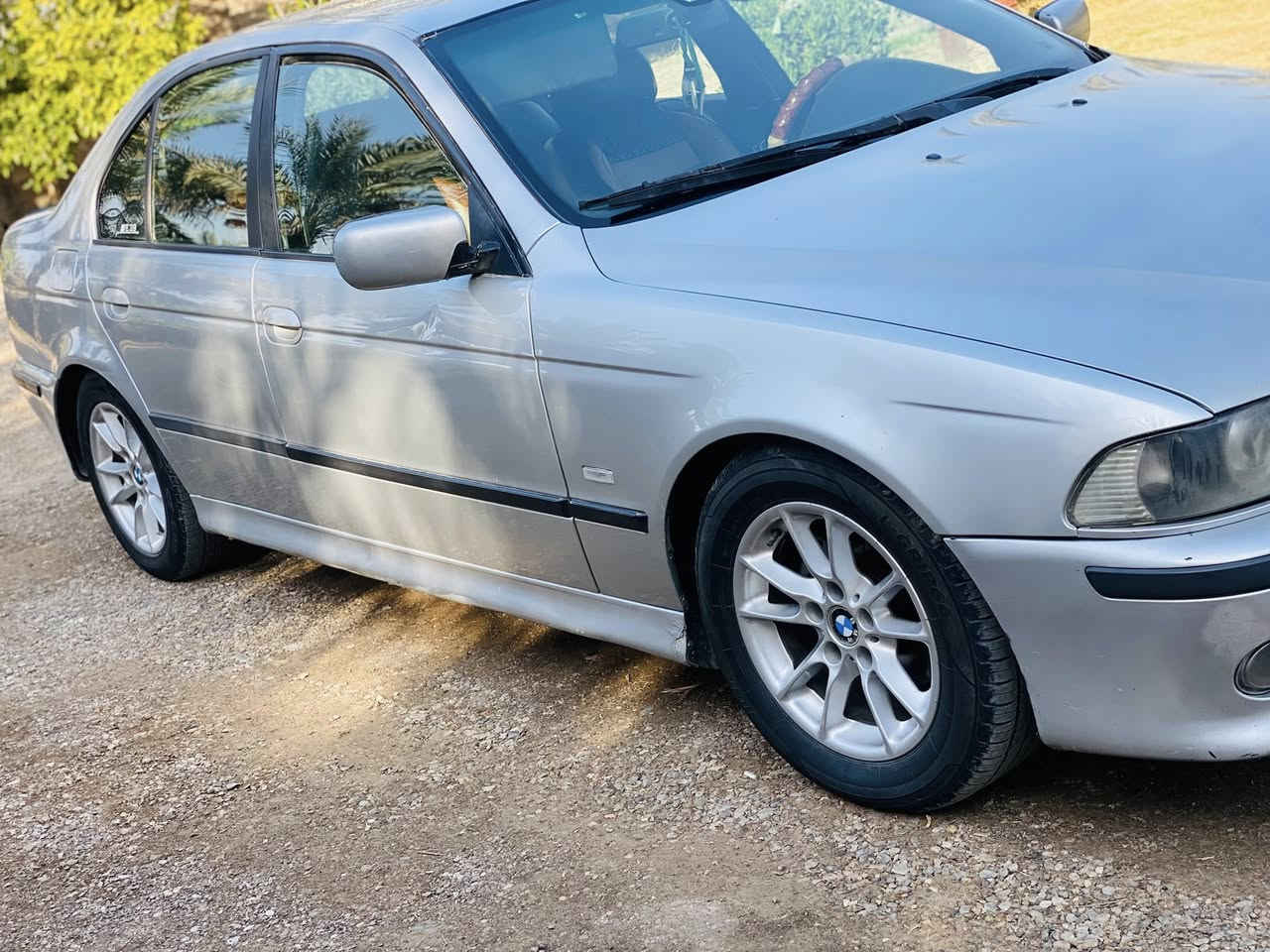 صقر 2000لون سلفر رقم سليمانيه محرك 28 السياره بلاديه 
عد شبر ونص بلبنيد وتكدر تفحص وشوف بعينك لايت زنون عالي وناصي السياره عليها ادامه كامله كله شغلله مابيه اي نقص سنويه لل30 السياره باسمي السعر95 مجال للشراي  لاستفسار 
‭***********
