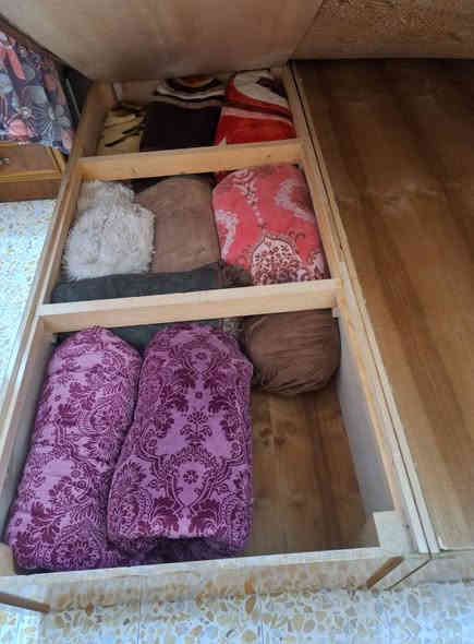 غرفة عراقيه شغل توصا درجة أولى سرير مخزن كنتور ٤ ابواب اني نجار وهذا شغلي سعرها مليون وربع بيها مجال قليل هذا رقمي *********** حي الجهاد قرب جامع النور
