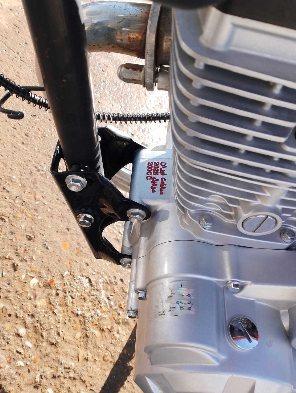 السلام عليكم دراجه مقفوله كفاله عامه دراجه رامبه نازله 2025 محرك 200 اوراقها كاملهن ديالى بعقوبه رجاء بدون واحد يطب لي يقول لي مراوس ما ادري شنو ***********
