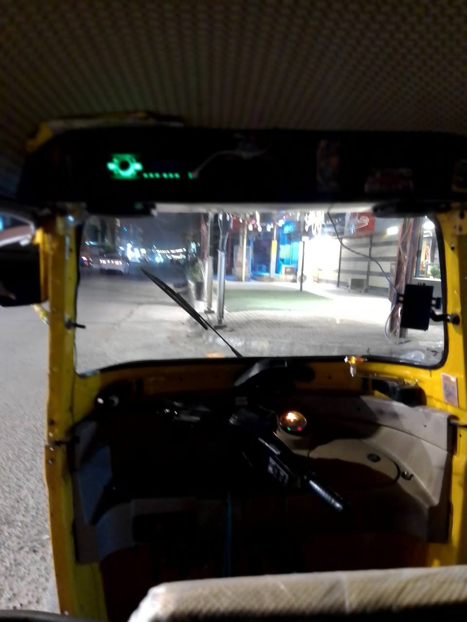 20 رقم وسنويه بغداد 11 انكليزي مكينه علا الفحص كشر كدامك السعر ٦٢٠٠  البياع شارع المضخه ***********
