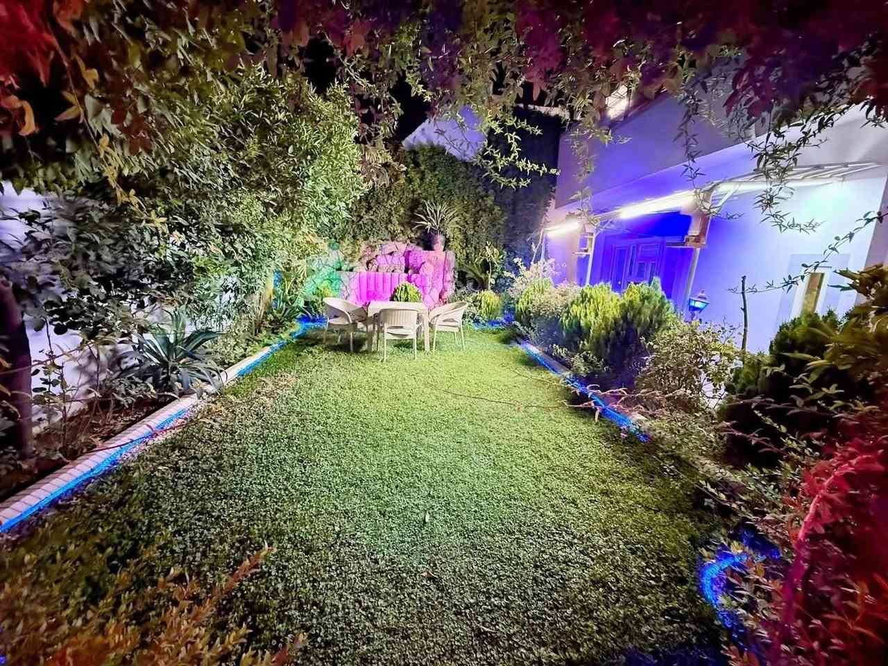 #دار للبيع 🏚️طابق واحد المساحة(280) متر 
♦️طابو صرف 
♦️واجهة (14) 
قرب الدار حديقة بناء نظيف 
ملاحظة :ممكن مراوس ويه دار ١٠٠ مربع او ١٥٠ او ٢٠٠

♦️المحتويات:
(غرفتين نوم هول استقبال مطبخ صحيات داخلية وخارجية كراج سيارة حديقة كبيرة ) 

#العنوان:القادسية الثانية خلف جامع صابر كردي وقرب تقاطع ابوخطاب 
‏السعر مراسلة الصفحة
#￼ للاستفسار أكثر مراجعة عقارات الميزان أو الاتصال الأرقام التالية￼
☎️ ***********
☎️ ***********
#نستقبل جميع عروضاتكم التجاريه وسكنيه
