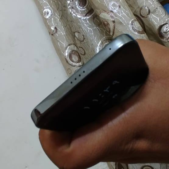 السلام عليكم
هونر x9d 5G  بطاريه ٨٣٠٠ مالي امبير سيلكون شاحنه  66 واط لون اسود  256g في 24g عشوائيه للبيع استفسار خاص او على واتساب *********** #بيع هواتف
