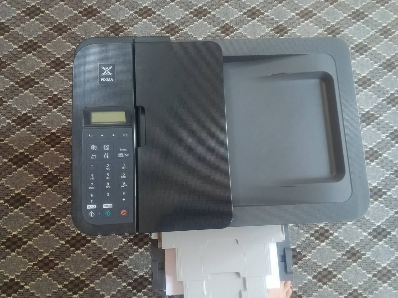 السلام عليكم طابعة للبيع

طابعة كانون كامل مواصفات وضمان سنة
 سكانر ستنساخ ملون وعادي 
تطبع وجهين تلقائي 
فيدر للملازم والكتب دوبلاكس ي
طبع صور معاملات وصور شخصية وpdf  وورق لاسق
وياها سيت احبار 
السعر وباقي التفاصيل مراسلة الحساب او الإتصال ع الرقم التالي ***********
