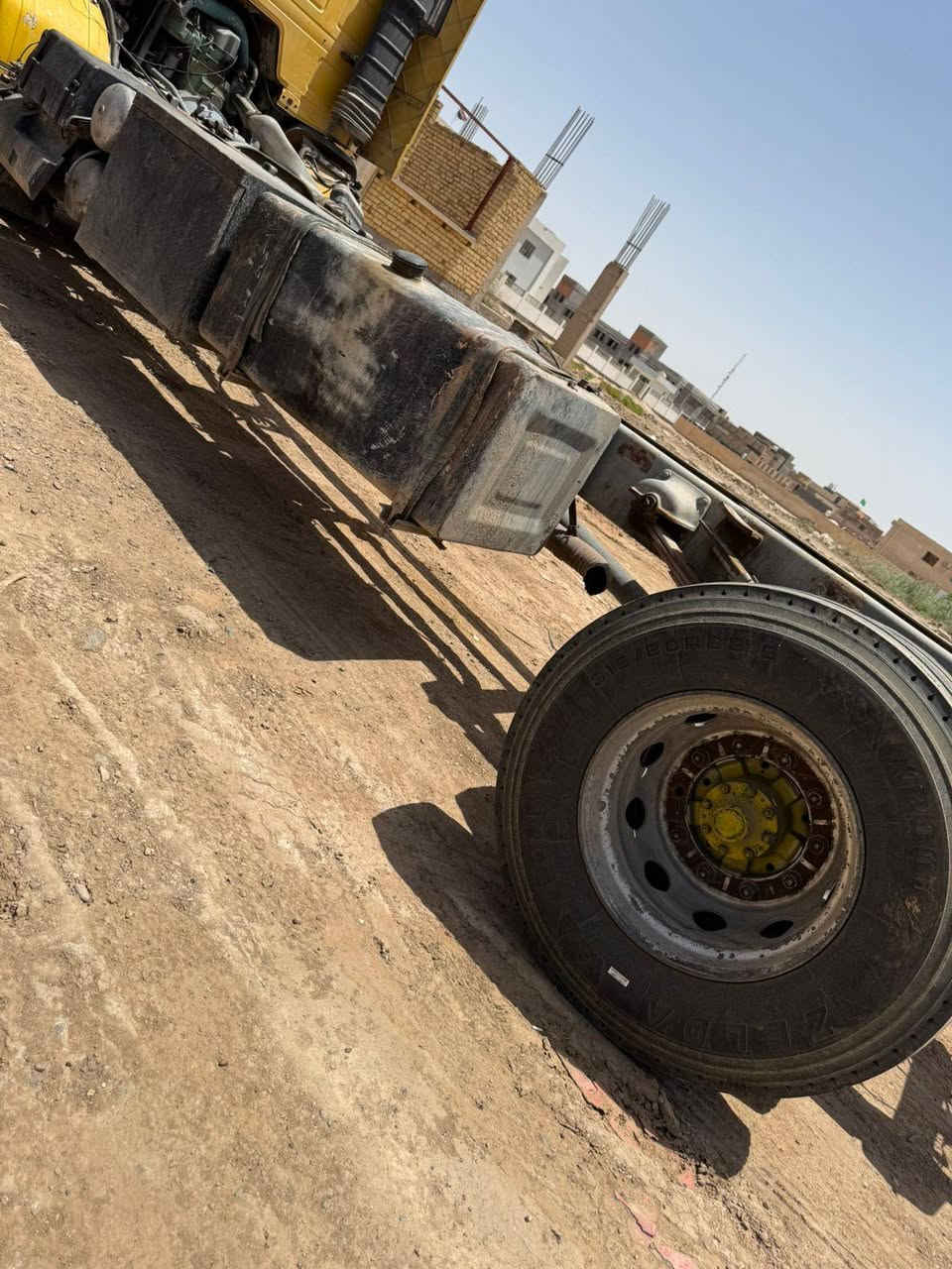 اسكانيا ١٩٩٣
مكينه وكير وحداديه نضيفه حيل تخم تاير 

شاصي مكفول
للبيع ***********
