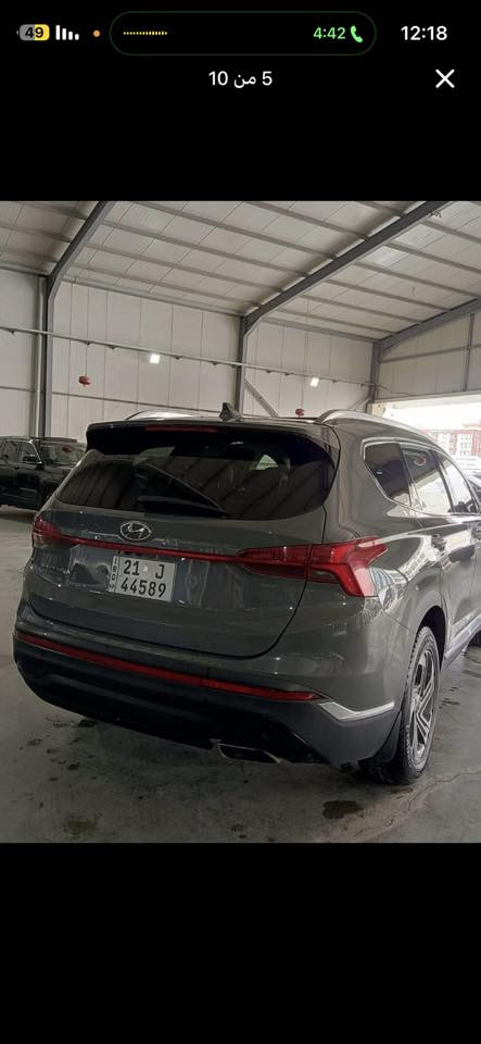 السيارة Hyundai Santa Fe 2022 فول مواصفات وبنوراما وماشية 57 ألف،مواصفاتها
* محرك 2.5 أو 2.5 تيربو حسب الفئة
* شاشة كبيرة مع نظام ملاحة
* سقف بانوراما كامل
* تبريد وتسخين مقاعد
* كاميرات 360
* حساسات أمامية وخلفية
* تشغيل بصمة
* مثبت سرعة ذكي
* رادار وتحذير مغادرة المسار
* باب خلفي كهربائي
* مقاعد جلد
* شحن لاسلكي
* إنارة LED كاملة

اللون الإسمنتي مطلوب بالسوق وهزة جديدة تحول ثاني يوم مكانها بغداد للتواصل *********** 
السعر ٢٣٠ بيها مجال بسيط  السياره انضف من الصور

