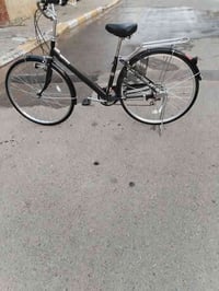 عندي باسكل بناتي حجم27 موديل 24 حاويه باله كير وحساس نضافه100 للبيع شر...