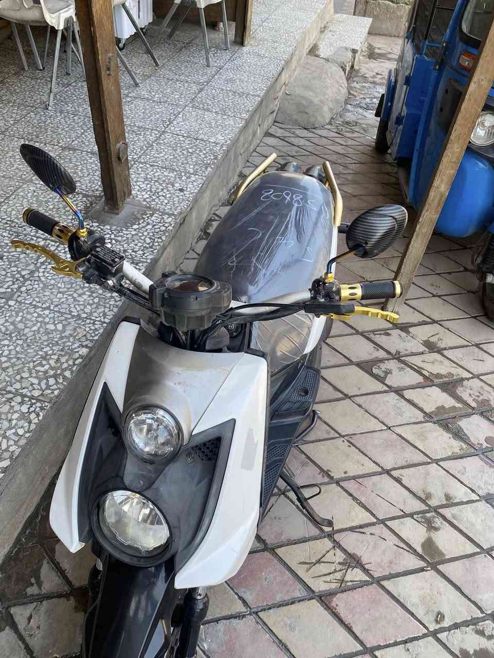 سلام عليكم سكنس جبلي لبيع مصارله هواي من نازله رمبه نضيفه كلش كفاله عامه من طول لطول مكينه برغي ممفتوح بيها الله شاهد مختمه وكله بلاديه صالنصه بلاديه دراجه معدل وشلعه تشگ الكاع عاليه دمام مسجل وياها كامل بلوتوث 
السعر مليون و٣٠٠ وبيه مجال / العنوان بغداد جديده شارع المسبح  والسوگ كلشي بي 
الاستفسار ***********

