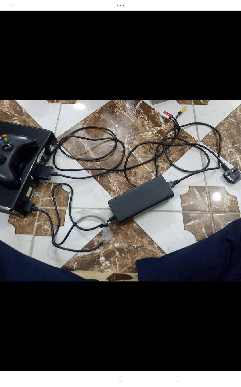سلام عليكم اكس بوكس 360للبيع نضيف كلش مابي شخط ويا يدات اثنين وبي 50لعبه بعده بل كارتون السعر 115وبي مجال مكاني تكريت الاستفسار ***********
