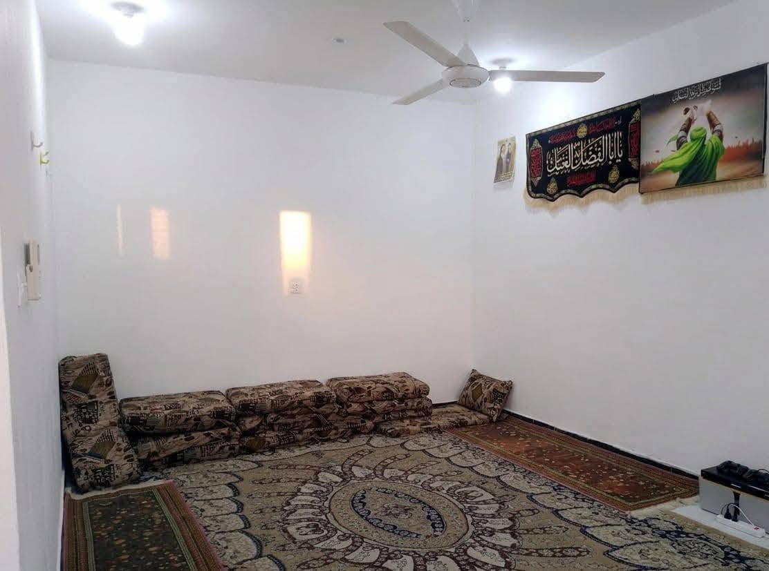 اعلان....
بيت للبيع مجمع بوابه المثنى مساحه 200متر طابق واحد

يحتوي على غرفتين وصاله ومطبخ وبراني وصحيات خارجيه وداخليه

السعر الكلي 138

مطلوب 98

بيد صاحب البيت 40 مع المجال

التسديد الشهري 600الف

للاستفسار اتصال على الأرقام التاليه

***********

***********

***********

مكتب الساعي للعقارات

العنوان سايدين حي الشرطه مقابيل أسواق الريتاج
