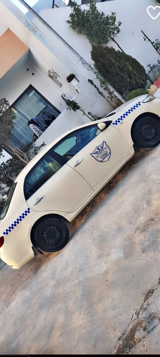 سلاوى خواتان لبيت كرولا 2009 دووبارجه بوياخ قرجى هه يه  سه نه وى تا زة يه كيرومه كينه به شه رت  زماره ***********
