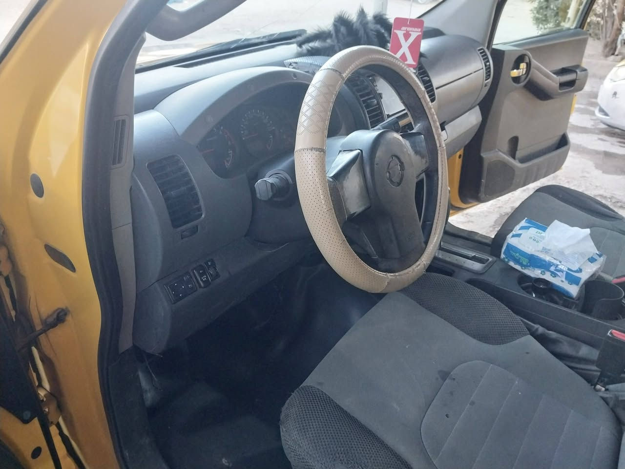 نيسان كستيرة موديل ٢٠٠٨مكينة وكير جيدة جدا سعر٨٠ورقة مكان كربلاء تلفون***********
