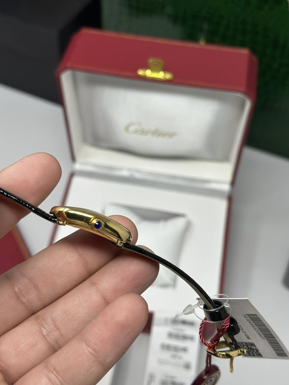 ساعه كارتير نسائي  مال امزون
سوبر ماستر اعلى كوالتي 
مختم بلكامل 750ختم الطلاء 
كامل ملحقات 
((مزاد من 50الف)))


**إذا كنت صاحب هذا الإعلان وتريد حذفه لأي سبب، رجاءا أرسل رسالة إلى الدعم الفني**