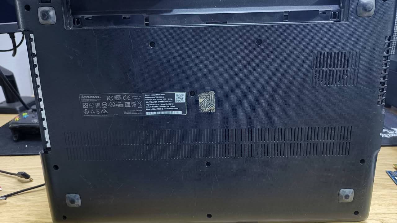 السلام عليكم لابتوب لينوفو مستعمل للبيع بسعر مناسب جدا
السلام عليكم
لابتوب لينوفو للبيع للتصفح او الدراسة او العمل المكتبي المواصفات:
معالج i3 جيل السادس
رام 4 كيكا
هارد 500 كيكا
كارت شاشة 2كيكا
 الابتوب بدون بطارية و يجي وياه شاحن اكو 4 ازرار على الكيبورد ملزوكات و يشتغلن و بيه وايفاي و بلوتوث و شاشة كبيرة و وزنه مناسب 
السعر: 100 الف 
مكاني بغداد الاعلام
للتواصل على الواتس او الماسنجر ***********
