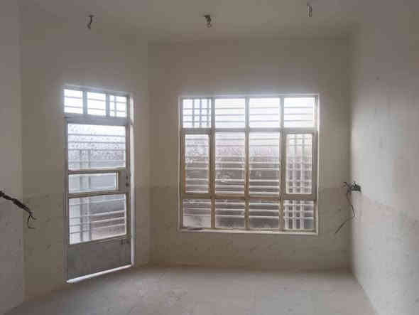 السلام عليكم
  دار للبيع مكان مميز جدا 
طابو زراعي سند 25 
المساحه //١٠٥متر
نوع البناء طابوق عكاده 
العنوان / /بابل المدحتيه
شارع علي قماره قرب حسينية الشهداء
خدمات كامله من ماء وكهرباء
عرض الشارع ٧متر
السعر/٤٦وبي مجال
تفاصيل البيت طابق واحد 
استقبال 
صاله 
عدد الغرف١
مطبخ 
منور خلفي طارمه
مجمع صحيات داخليه وخارجيه
السطح كامل  فرشي
البيت كامل ولايوجد اي نقص بي
تحويل البيت ثاني يوم بعد الشراء 
بناء حديث موقع جيد جداً 
يبعد عن الشارع الرئيسي ١٥٠متر
ملاحظة//البيت فارغ حلين غير مسكون
سنة البناء حديث
للاستفسار
مراجعة  مكتب دلالية وائل الهندي 
***********ابو علي
مكتب دلالية وائل الهندي بابل المدحتيه الحمزه الغربي ع شارع 60 قرب سلوان ابو الكاشي مقابيل فرع علي قمار
