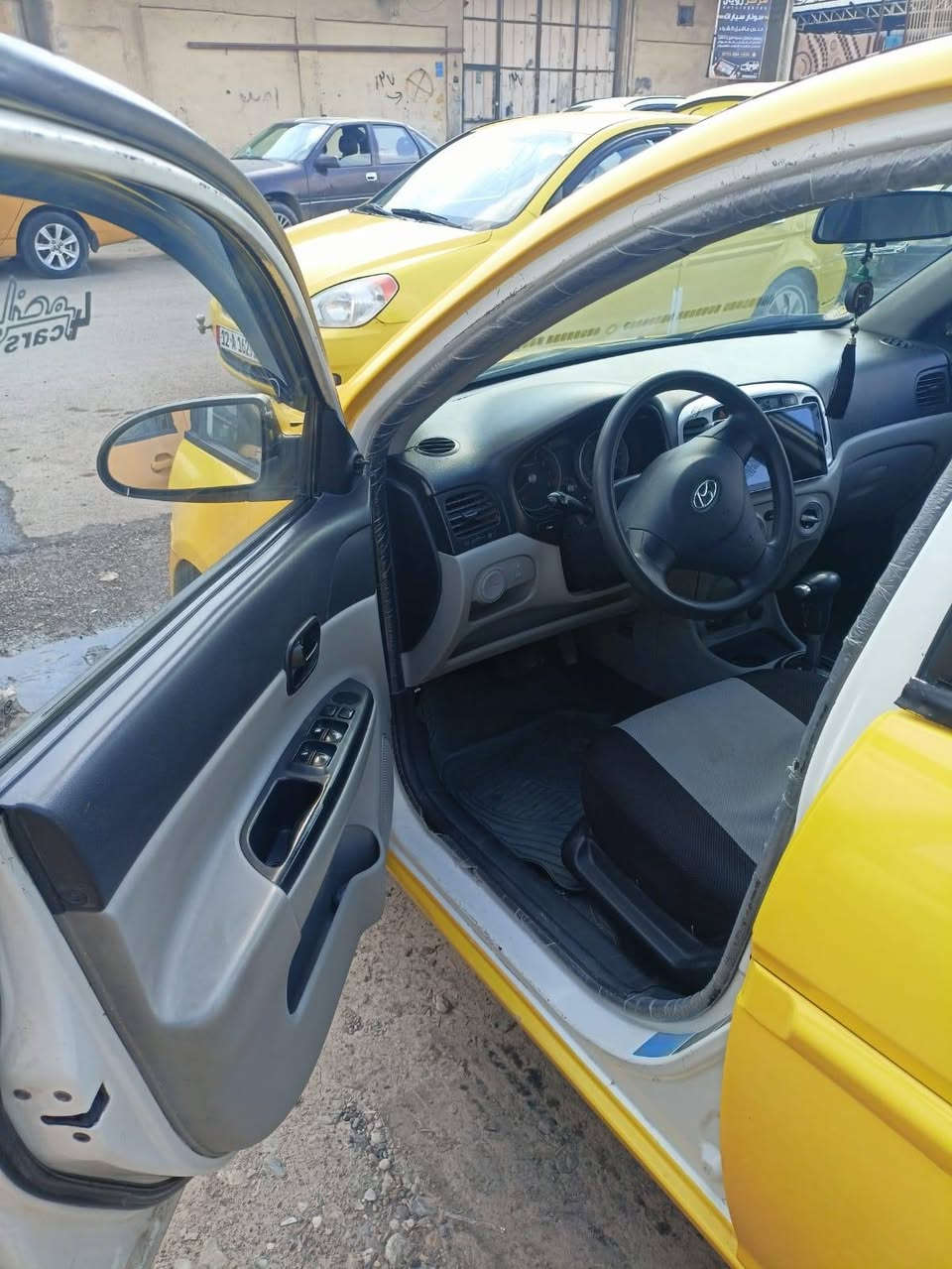 السلام عليكم اكسنت كوري محرك وكير شرط تماتيك موديل 2010هيه وغرامات صفر كابون بيا وهو الشرعي شرط التحويل ،،،مكلف بالنشر ,,*********** بي واتساب
