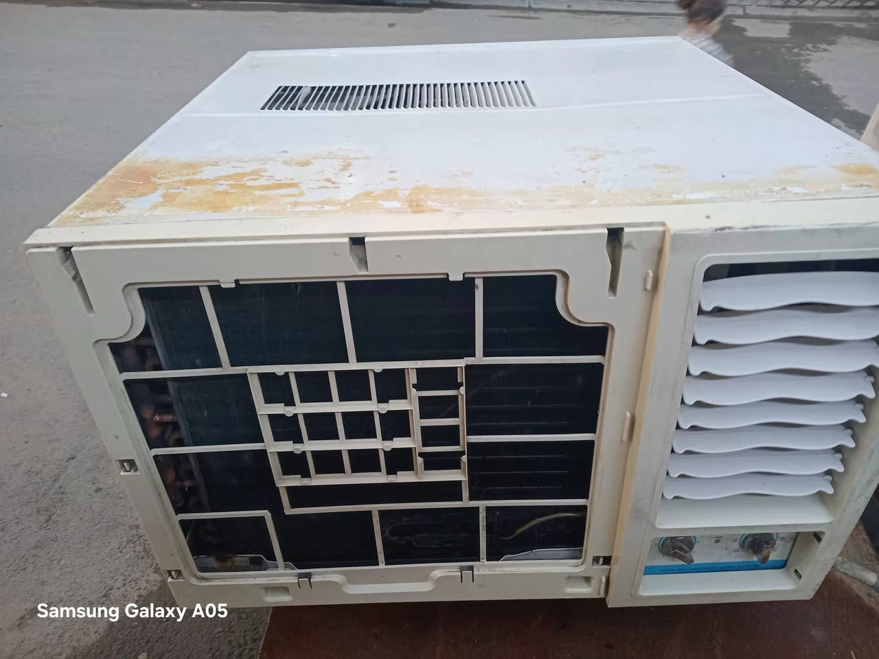 مكيف ميديا طنين سعره ٣٠٠الف على فحص وضمان مايفصل الضهريه  عنواني بغداد الأمين الثانيه نواب ضباط الشراي يتصل ***********
