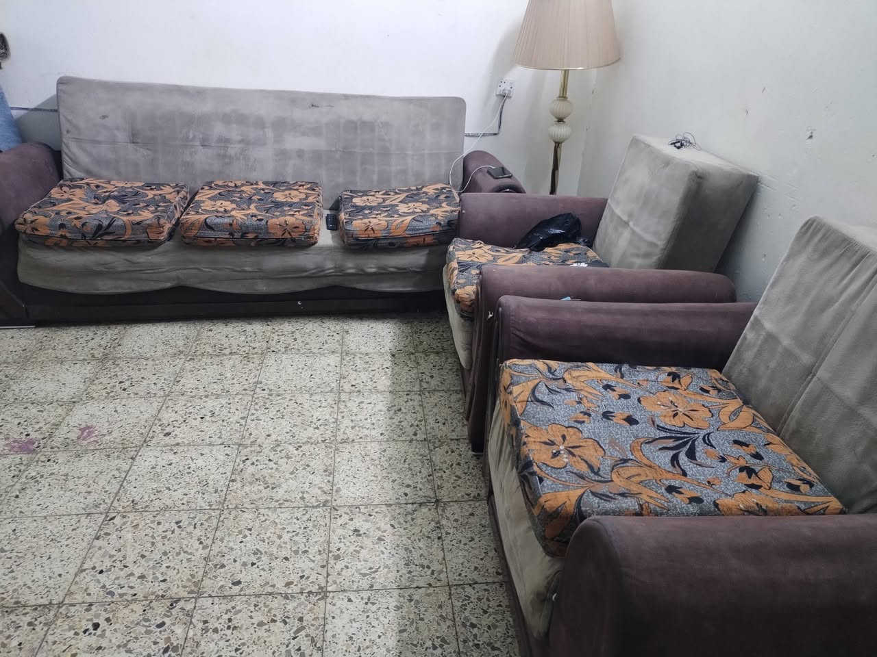 نص تخم سرير الكوشات مووياه  125وكنتور125نضيفات


**إذا كنت صاحب هذا الإعلان وتريد حذفه لأي سبب، رجاءا أرسل رسالة إلى الدعم الفني**