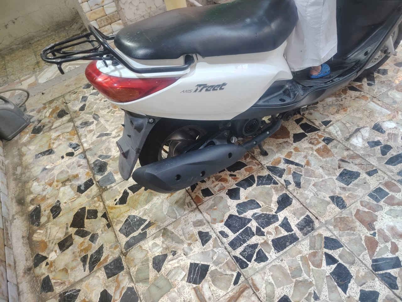 لبيع كزز الياباني نضافتة 90٪اي نقص مابية بسمي دراجة شراي يخابر خادم سعرها ٩٥٠ الف العراقي هذا رقمي ***********
