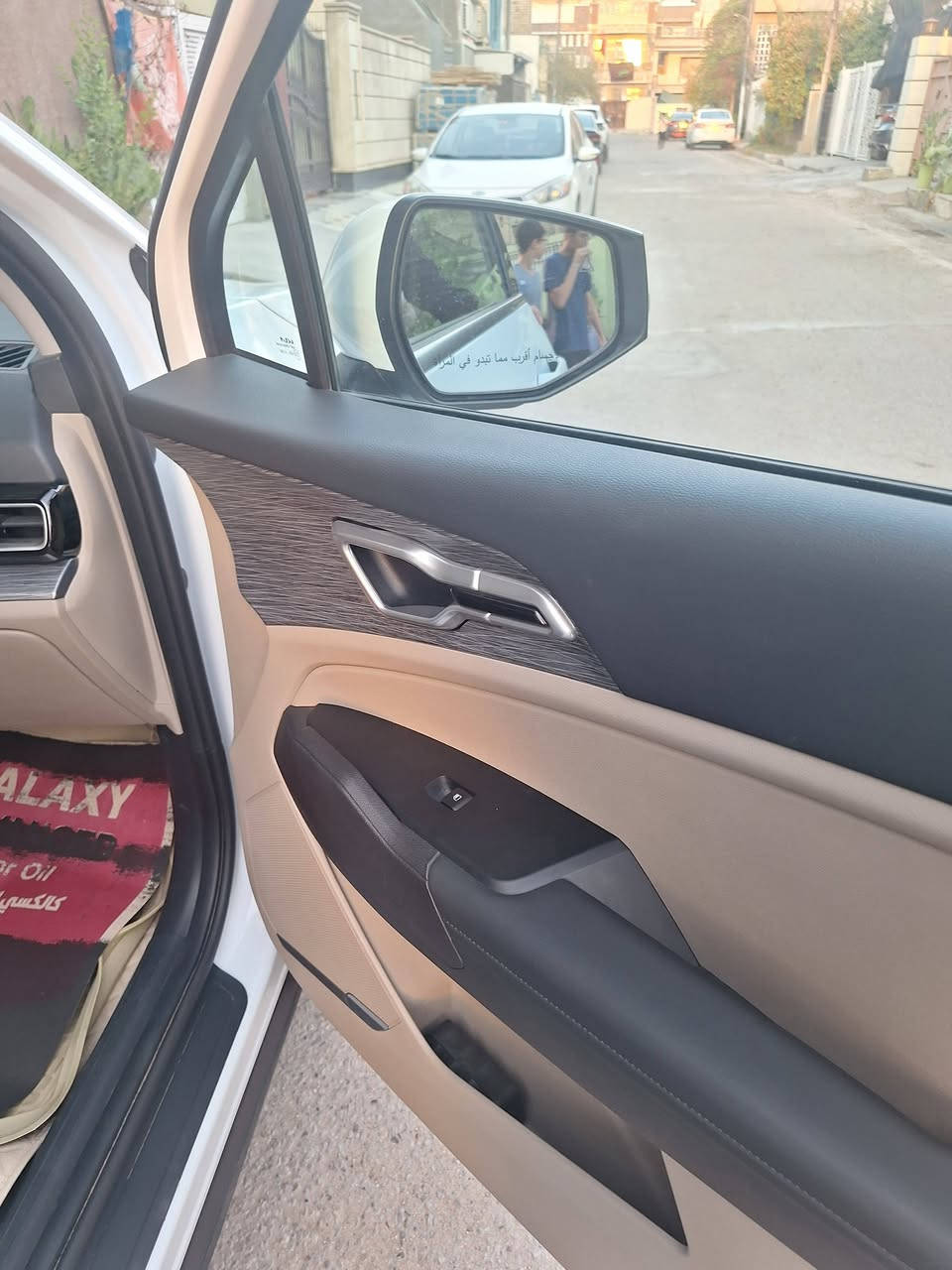 السلام عليكم .. 
سبورتج ٢٠٢٤ خليجي بغداد .. مكفولة من الصبغ والتعديل والضربة .. ما عدا شخوط جدا صغيرة مال اطفال ما يبينن .. ماشية ٢٩ الف فول مواصفات .. بنوراما .. كراسي كهرباء .. وصندوق كهرباء .. رادار .. نقط عمياء.. شفتات مقاعد تدفئة.. استيرن تدفئة.. ومواصفات آخرى عديدة .. السيارة باسمي وما البدل بيها شي .. بس تحتاج تبديل رواجز ما يكلفن  اكثر من ٢٥٠ الف .. موجودة في حي الاعلام .. السعر  ٢١٠ ورقة سعر نهائي.. *********** ابو جود .
