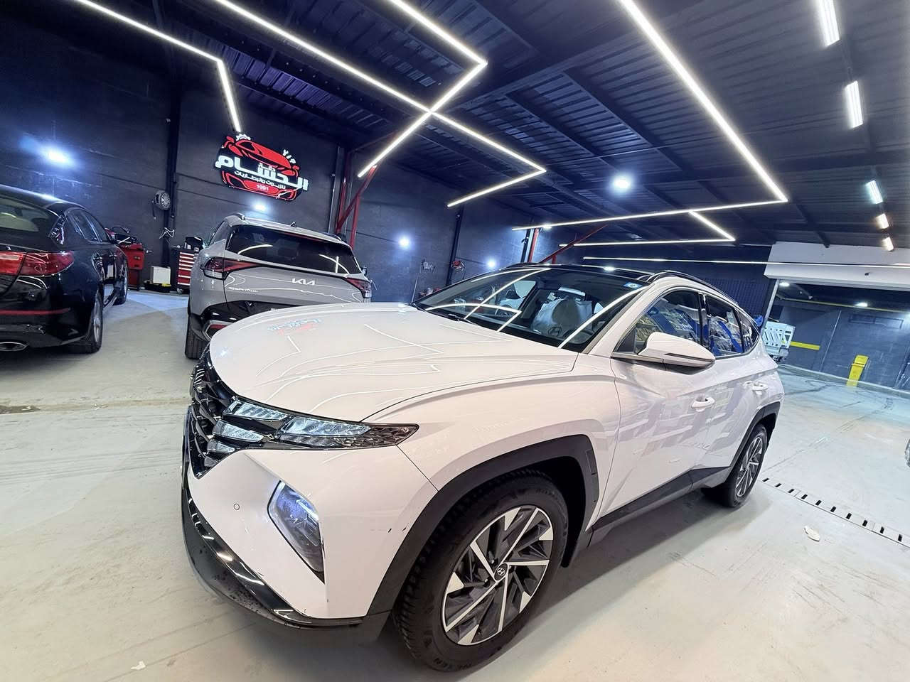 السلام وعليكم
توسان 2024 السياره فول مواصفات بانوراما 
شاشه لمس
سياره مكفوله من الصبغ والضربه عدا بارد بالجنطه على وضعه 
ماشيه 19 
مكاني الاعظميه
***********
