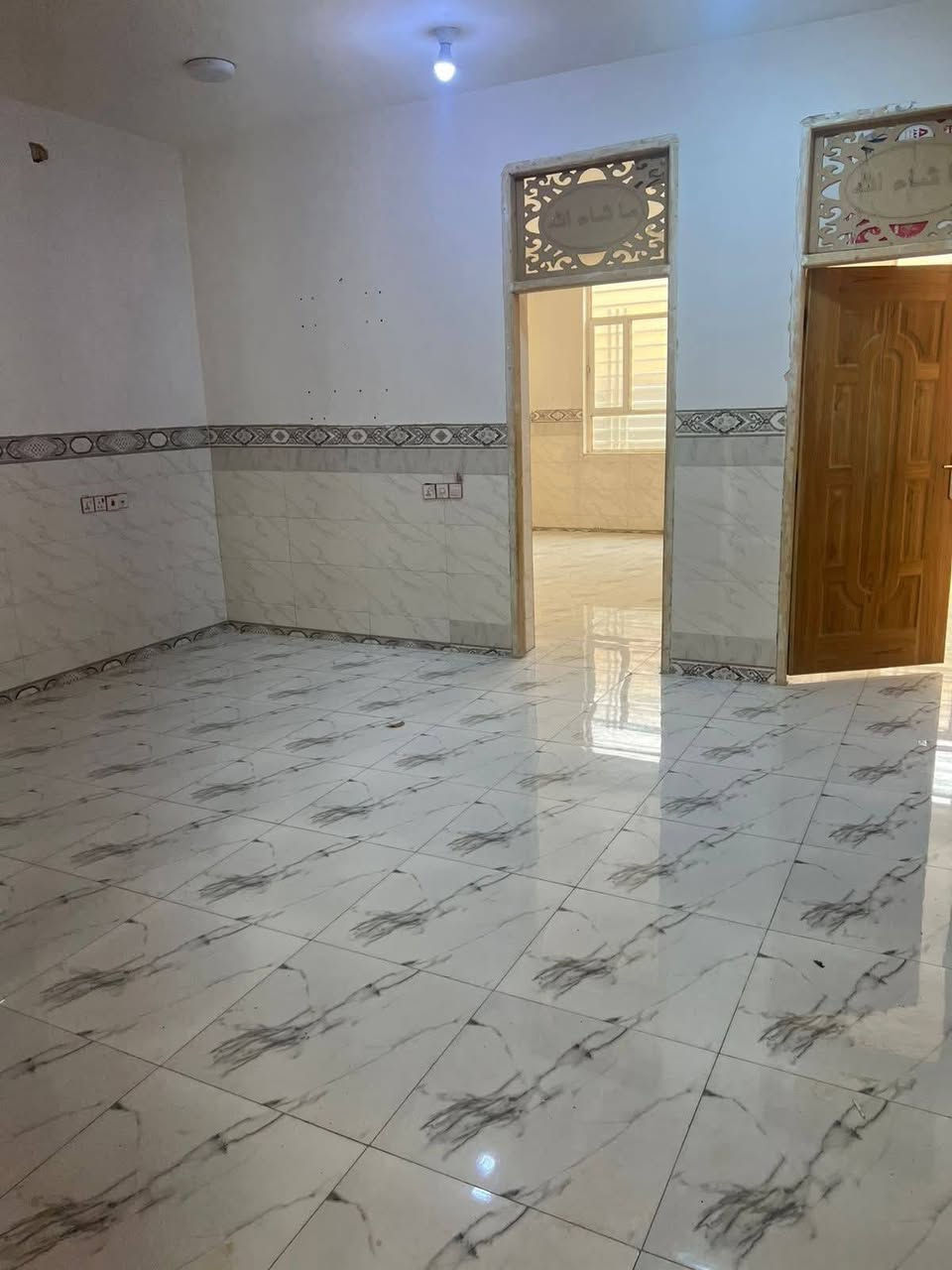 🏡 للإيجار – بيت في الحلة / حي الأساتذة
📍 الموقع: الحلة – حي الأساتذة
✨ مواصفات البيت:
صالة واسعة
استقبال
مطبخ مجهز
كليدور
غرفتا نوم
مجاميع صحية
📞 للاستفسار:
***********
***********
🏢 الزيارة متاحة في:
مكتب سجاد سامي للاستثمار العقاري
📍 الحلة – حي الحسين قرب حلويات لبنان
