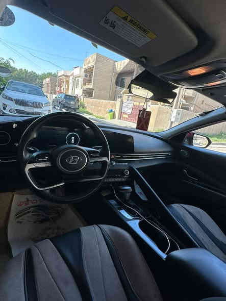 السلام عليكم سيارة النترا حمرا 
موديل 2023 محرك 2000 
وارد أمريكي تشغيل عن بعد وكشن تدفئة ورادارات ونقطه عمياء و تخم تايرات جديد وكير سي في تي و ٣ انضمه قيادة مع شاحن لاسلكي ٢ شاشة إلكترونية متصلة تبريد مناخين منفصل والايرباكات سلمية وبجم كبس وبيهه ابل كار بلي السيارة نظيفة وضربه من الجاملغ عكس السايق 
للاستفسار الاتصال ع الرقم ***********
