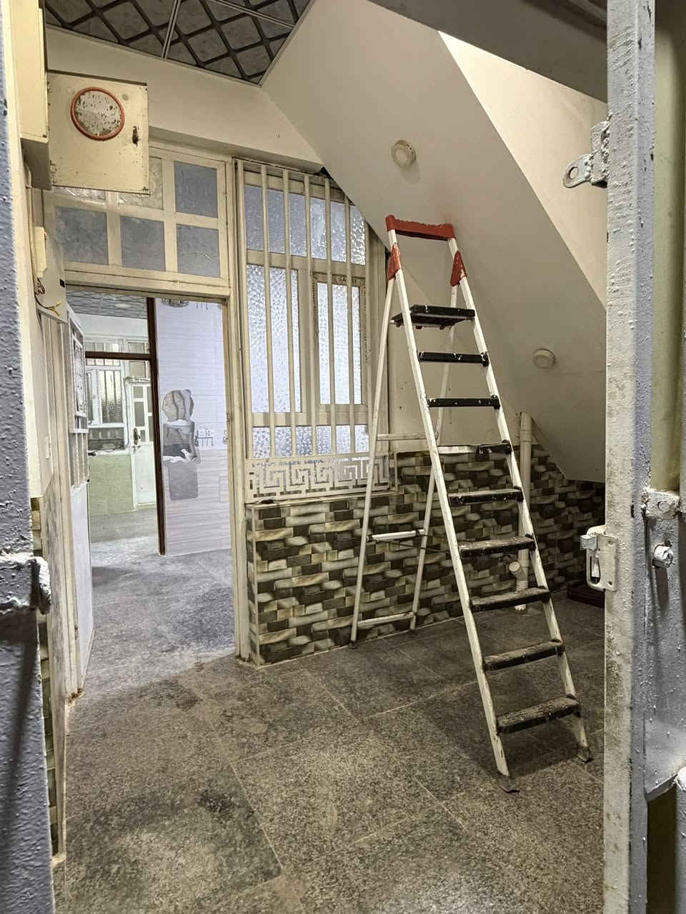 شقة للأيجار ( 350 سعر نهائي )
*تفاصيل الشقة [ طابق ارضي ]
﻿•مطبخ 
﻿﻿•صالة
﻿﻿•غرفتان
﻿﻿•صحيات
•منور
الموقع:-
(ام الخيل الثانية قرب الكلية التربوية المفتوحة ،
الفرع المقابل لمندي حضرموت )
للأستفسار التواصل مع الرقم
***********
