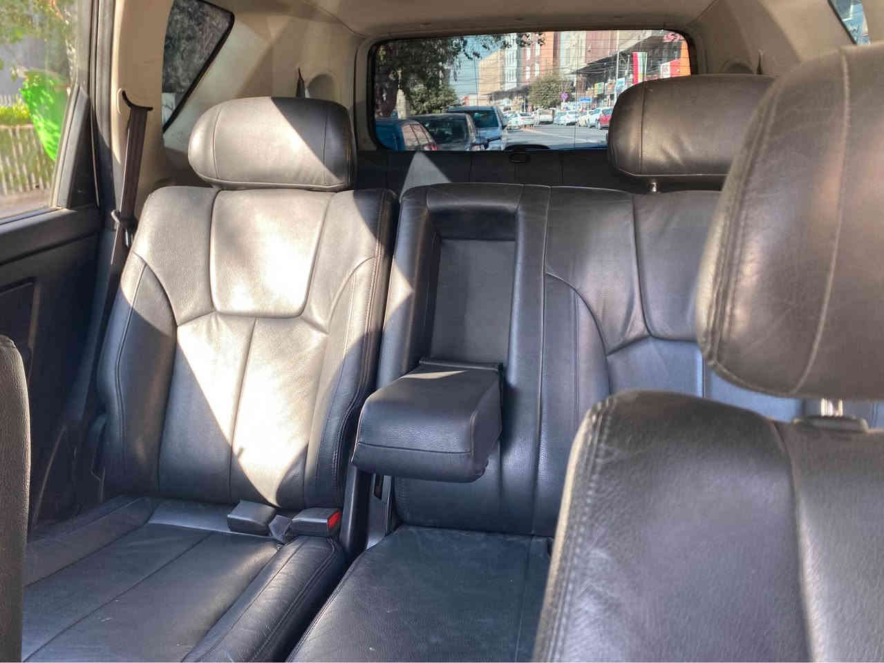 سانگيونك موديل ٢٠١١ ٦ پستن به نزين 
هه موو گياني به شرت
١١٦ هه زار رويشتوه  گيرو مكينه صبوخ هه موي به شرت
صعر ٩٩ مجال
*********** أربيل, العراق
