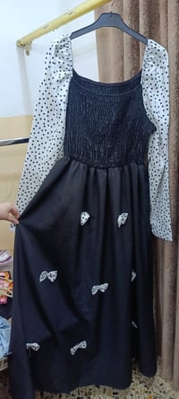 ملابس • توصيل